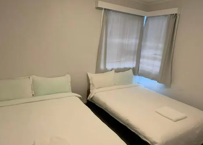 3 Bedroom House, 25 Elizabeth St 펜션 *