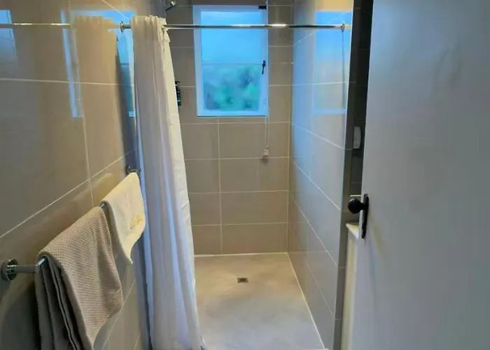 3 Bedroom House, 25 Elizabeth St *