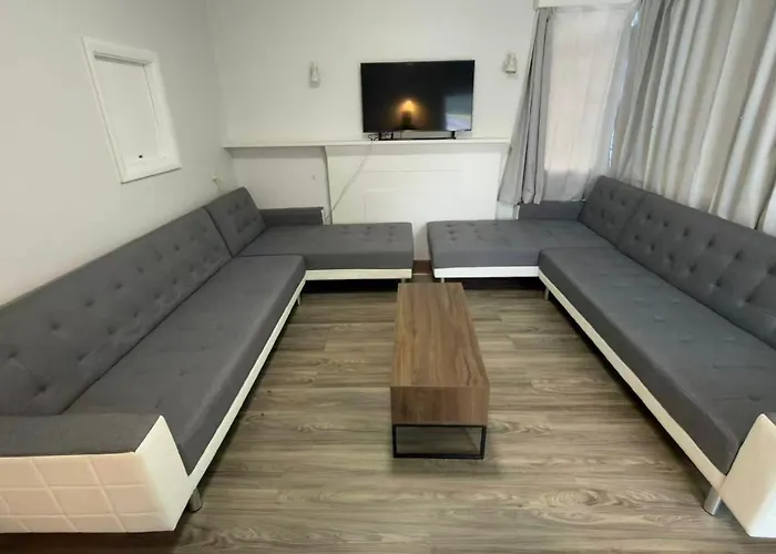 3 Bedroom House, 25 Elizabeth St 펜션 *